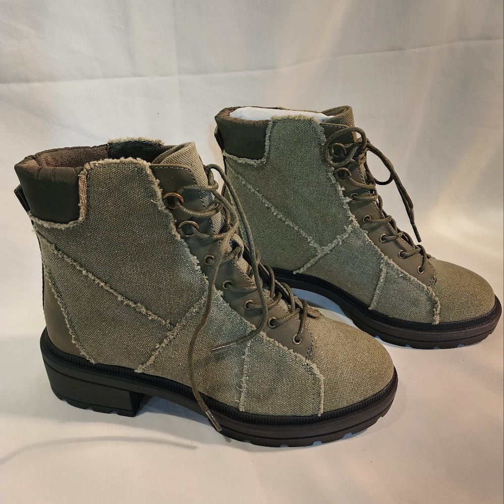 Rocket Dog Women's Combat Boot, Irys, Olive, Size 9.5